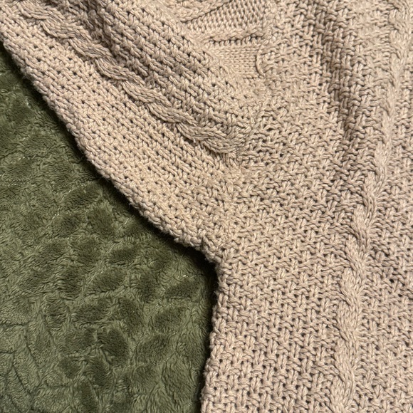 TAYLOR SWIFT Folklore HOLIDAY EDITION Cardigan Sweater med / lg Burgundy STARS - Picture 5 of 15